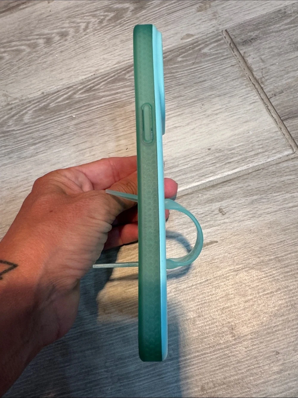 Loopy Mint Splash Phone Case iPhone 15 pro max